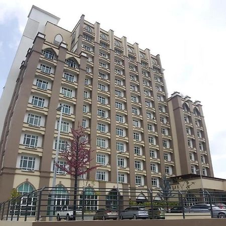 Risqi Apartment 2 Bedroom Wakaf Che Yeh Кота-Бару Екстер'єр фото