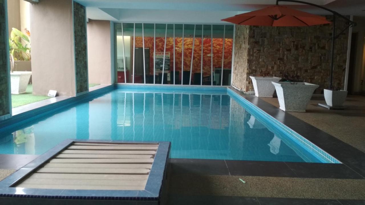 Risqi Apartment 2 Bedroom Wakaf Che Yeh Кота-Бару Екстер'єр фото