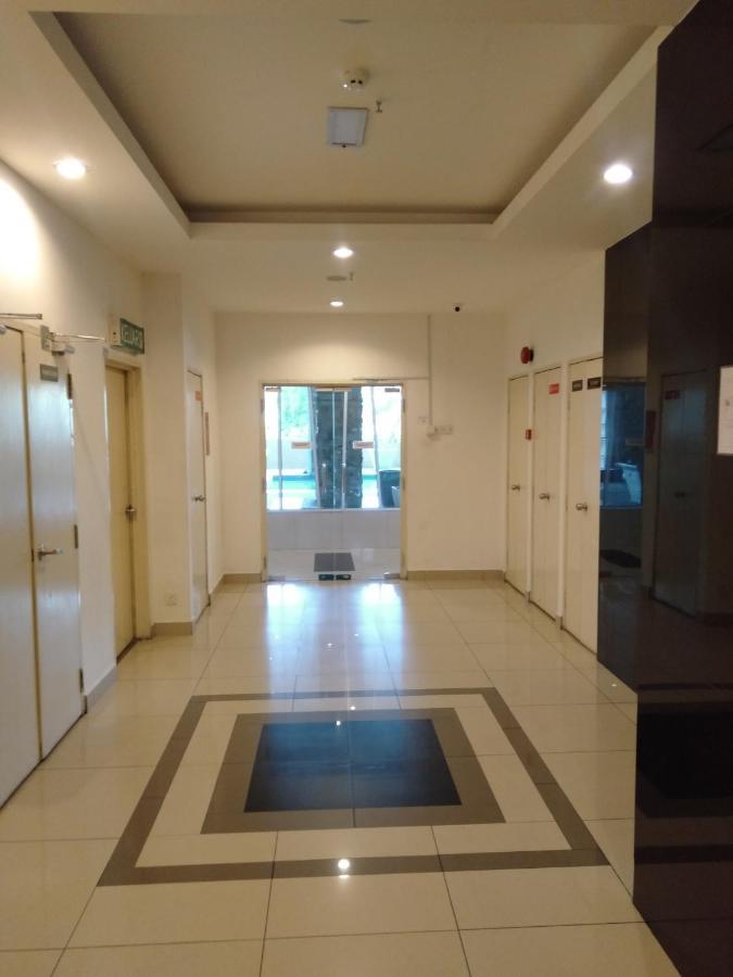 Risqi Apartment 2 Bedroom Wakaf Che Yeh Кота-Бару Екстер'єр фото