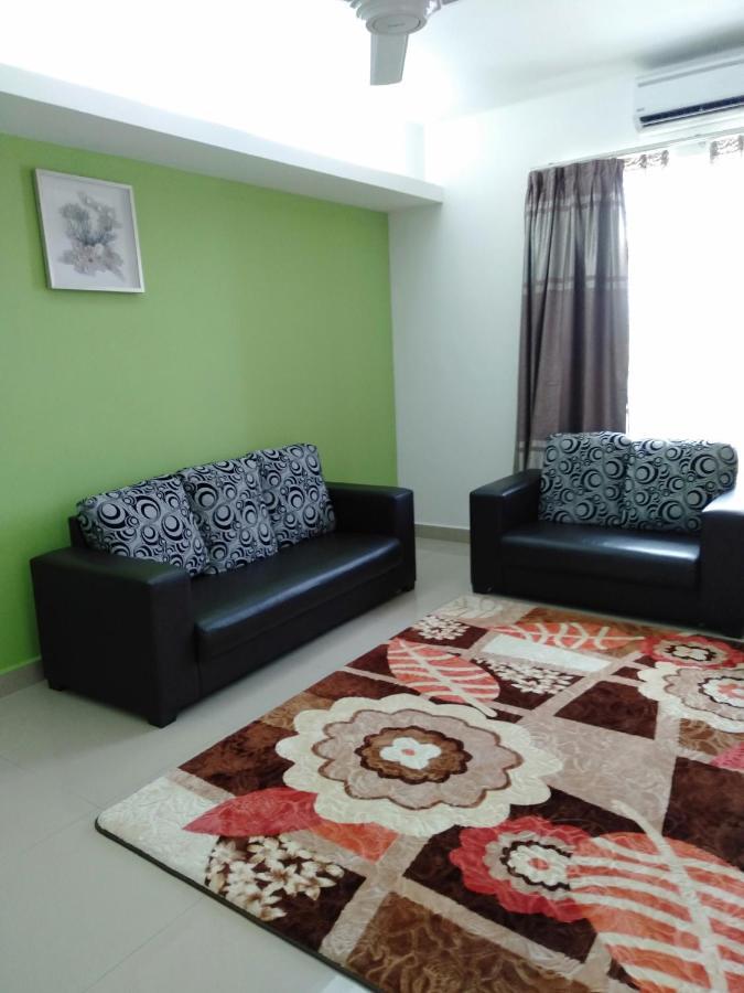Risqi Apartment 2 Bedroom Wakaf Che Yeh Кота-Бару Екстер'єр фото
