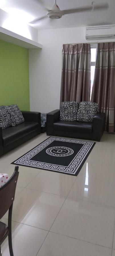 Risqi Apartment 2 Bedroom Wakaf Che Yeh Кота-Бару Екстер'єр фото