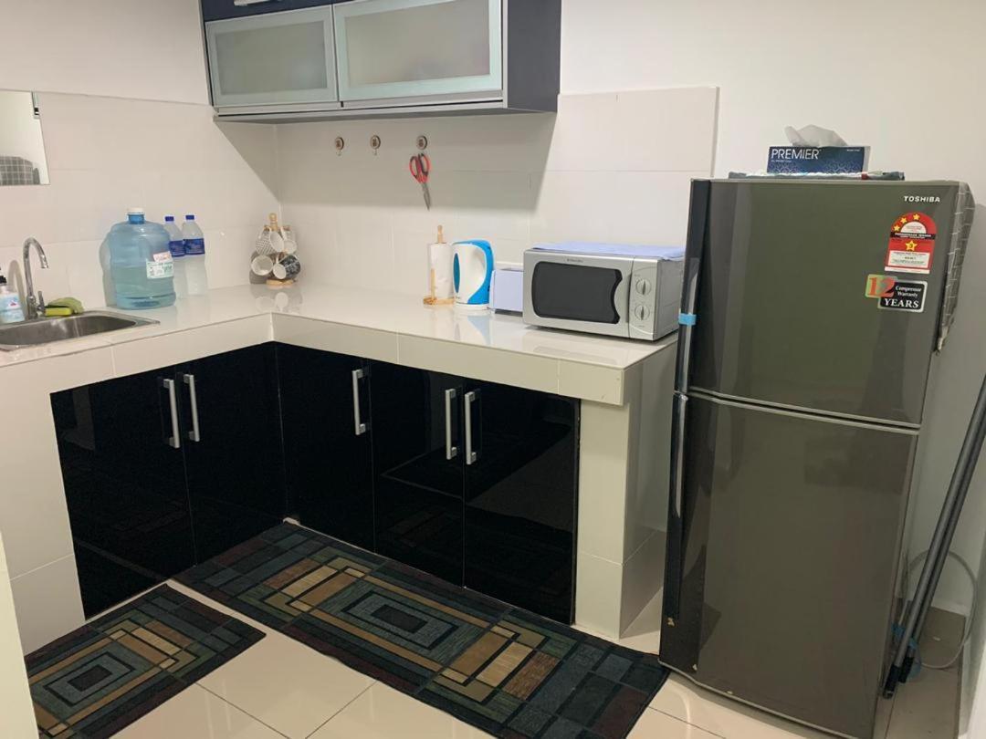 Risqi Apartment 2 Bedroom Wakaf Che Yeh Кота-Бару Екстер'єр фото